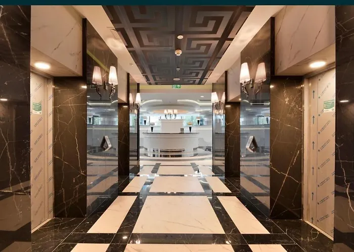 Hanza Tower De Lux Appartement *